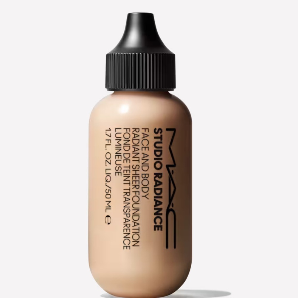 STUDIO RADIANCE FACE AND BODY RADIANT SHEER FOUNDATION MAC . (Lot of 4)